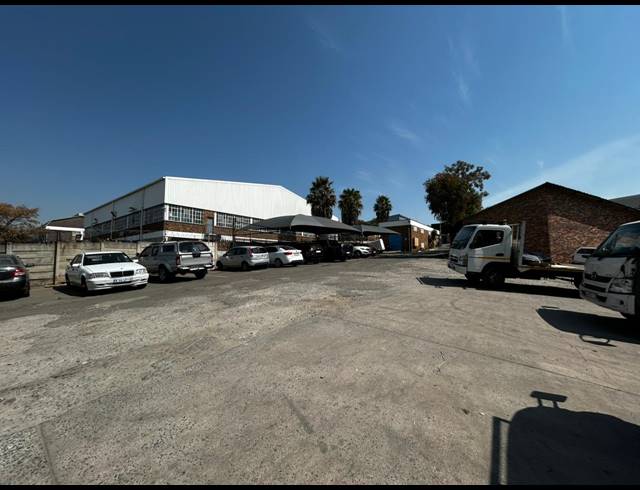 2,900M² WAREHOUSE TO LET IN KEW